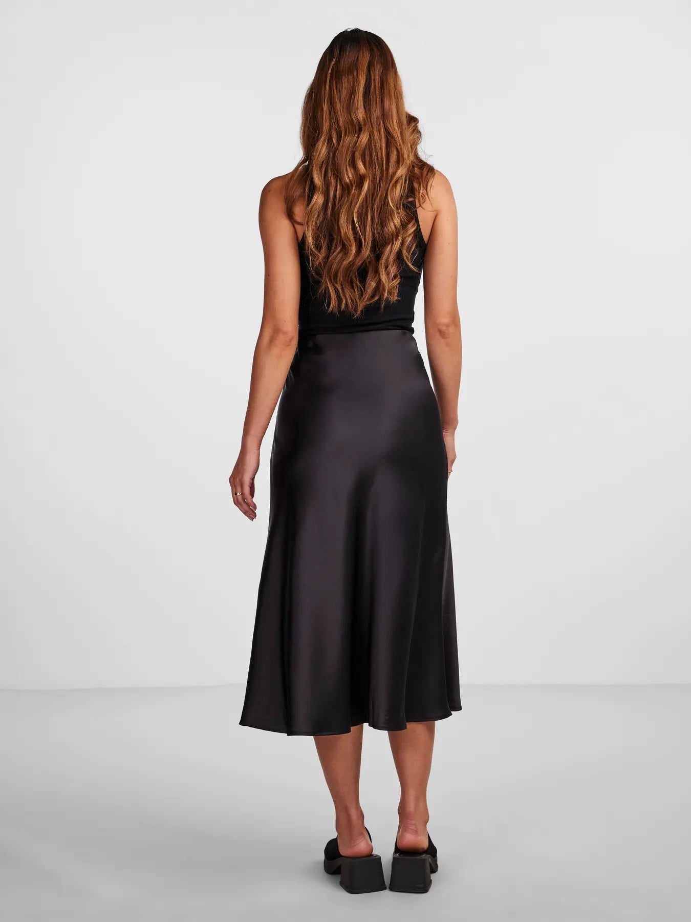 YASPELLA HW MIDI SKIRT