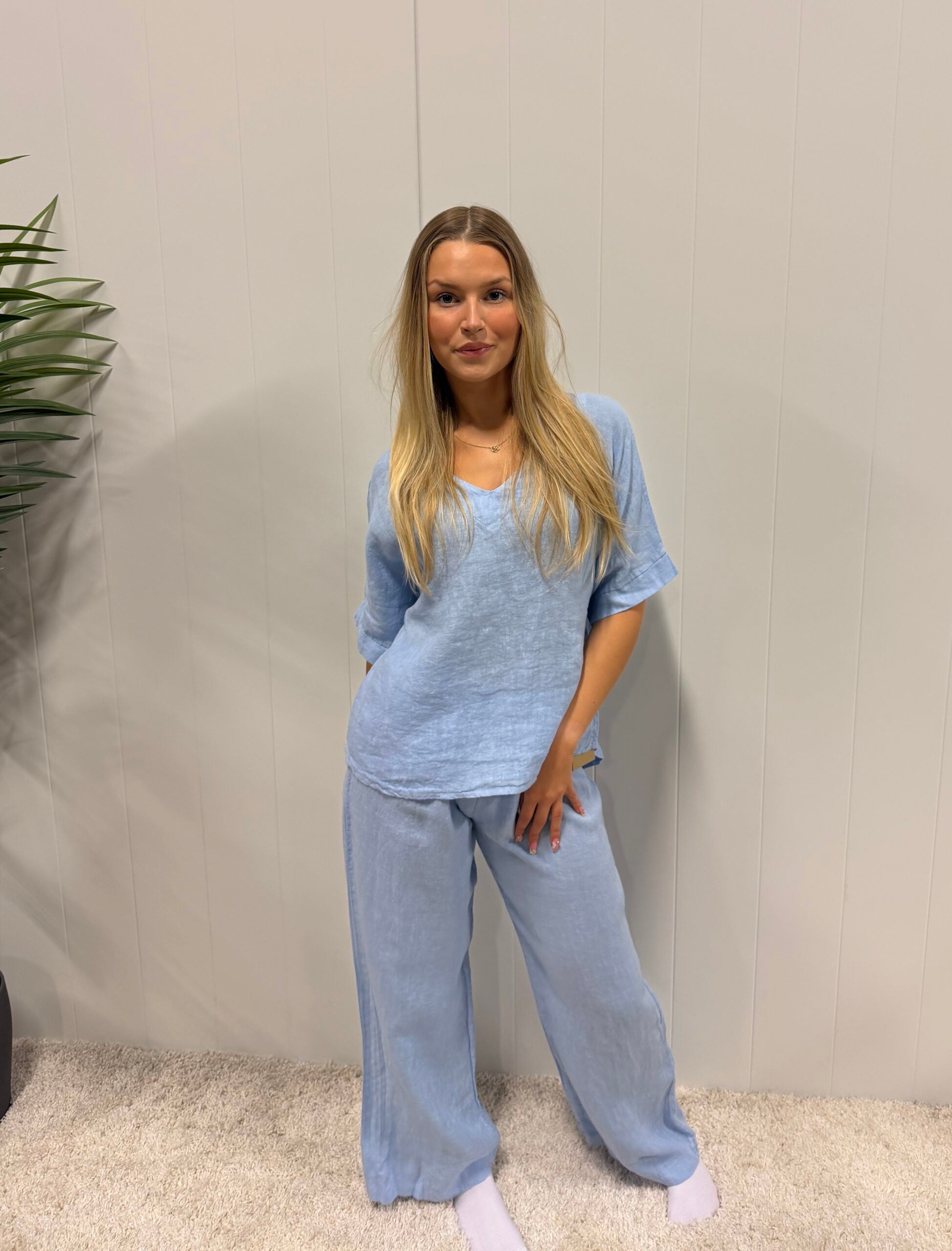 Lex linne v neck top