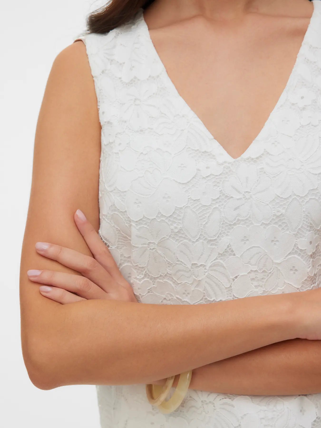 VMHONEY LACE SL V-NECK TOP