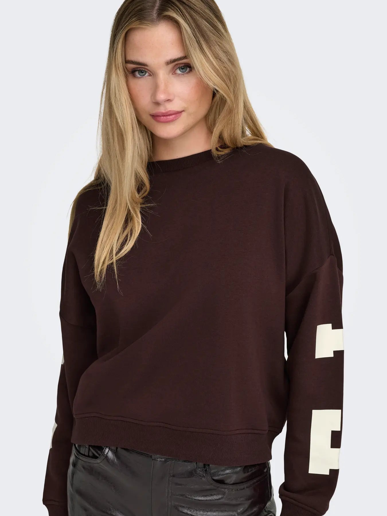 ONLSWEAT L/S BACK/SLEEVE PRINT SWT