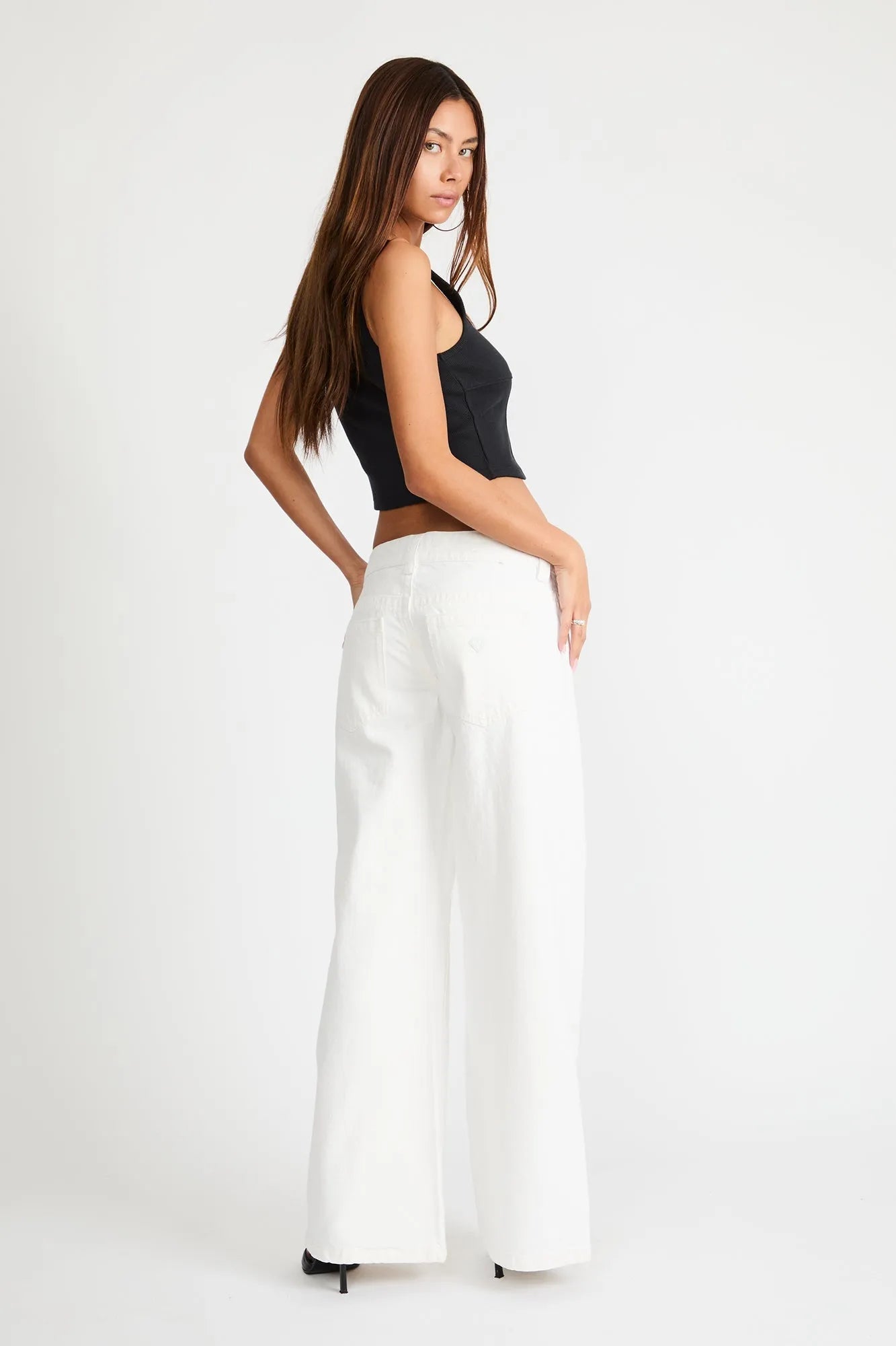 SUPER LOW WIDE WHITE