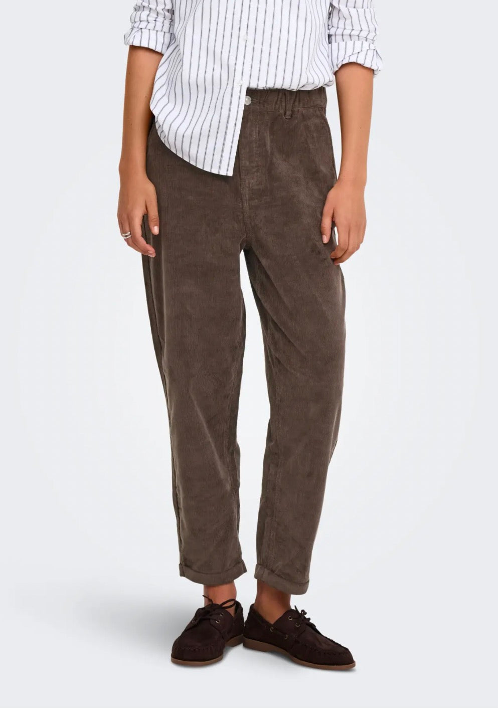 ONLFLORA MW ELA CORD CAROT PANT