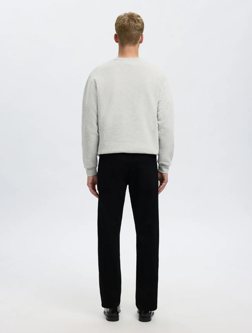 SLH196-STRAIGHT BEN STAY BLACK 600 JEANS