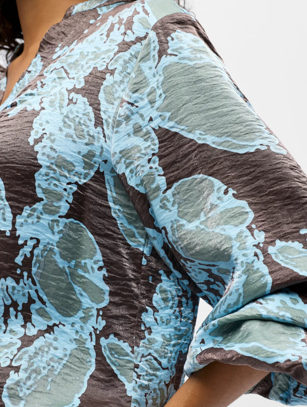 OBJYEVA L/S RE V-NECK TOP