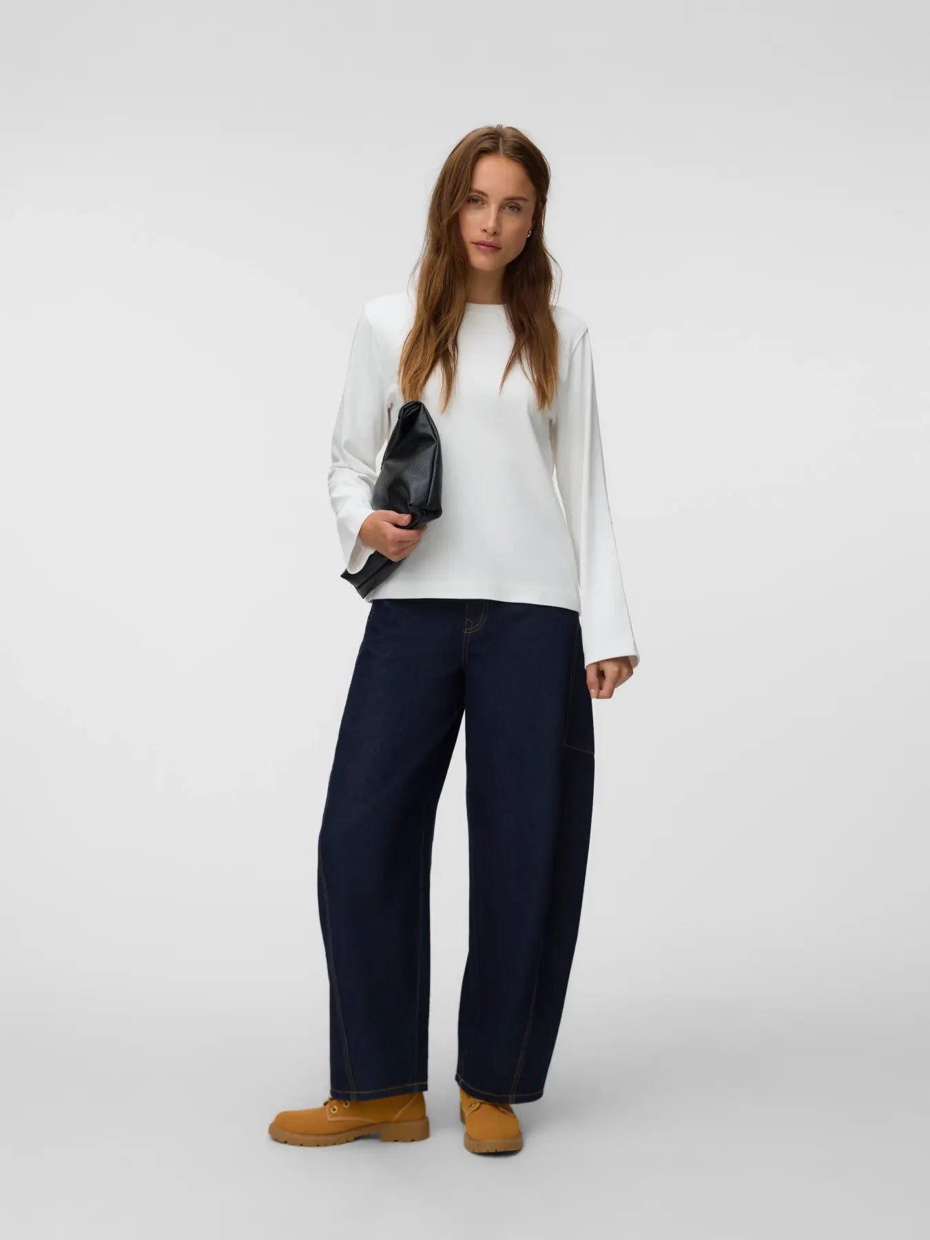 AWNAIMA LS O-NECK BOXY TOP