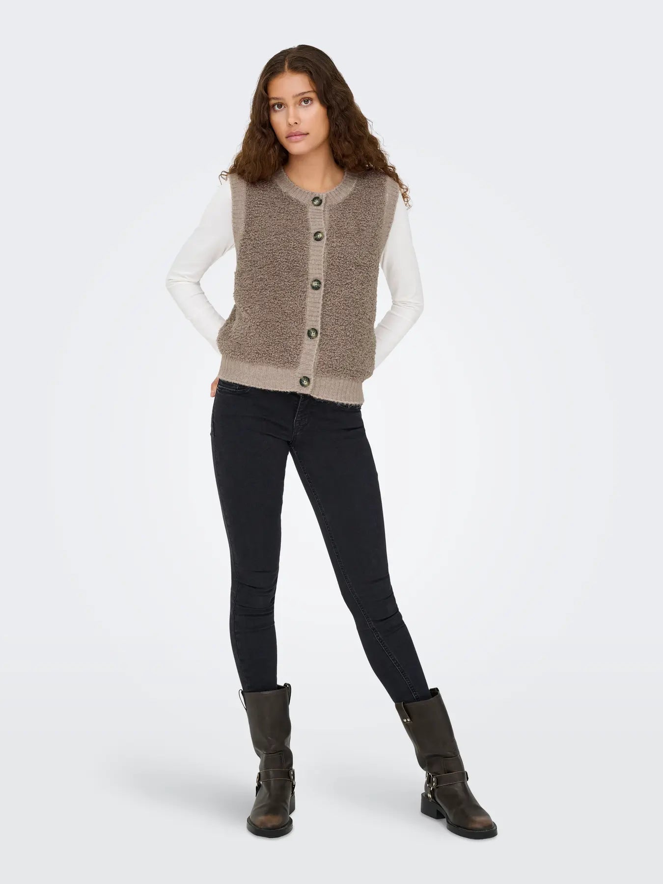 JDYEIRA LIFE S/L ON BUTTON VEST KNT