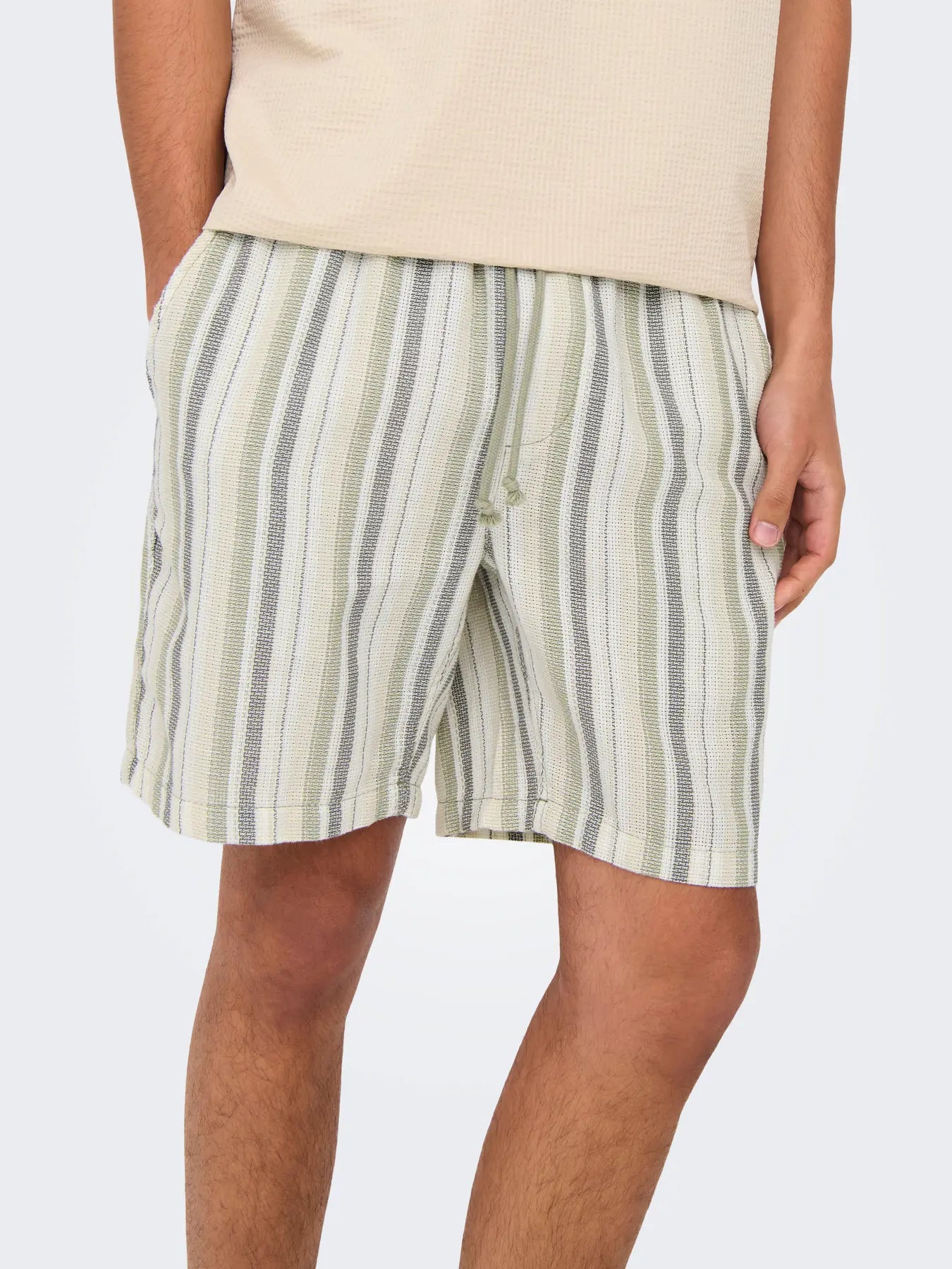 ONSTREV LIFE REG STRU STRIPE SHORTS