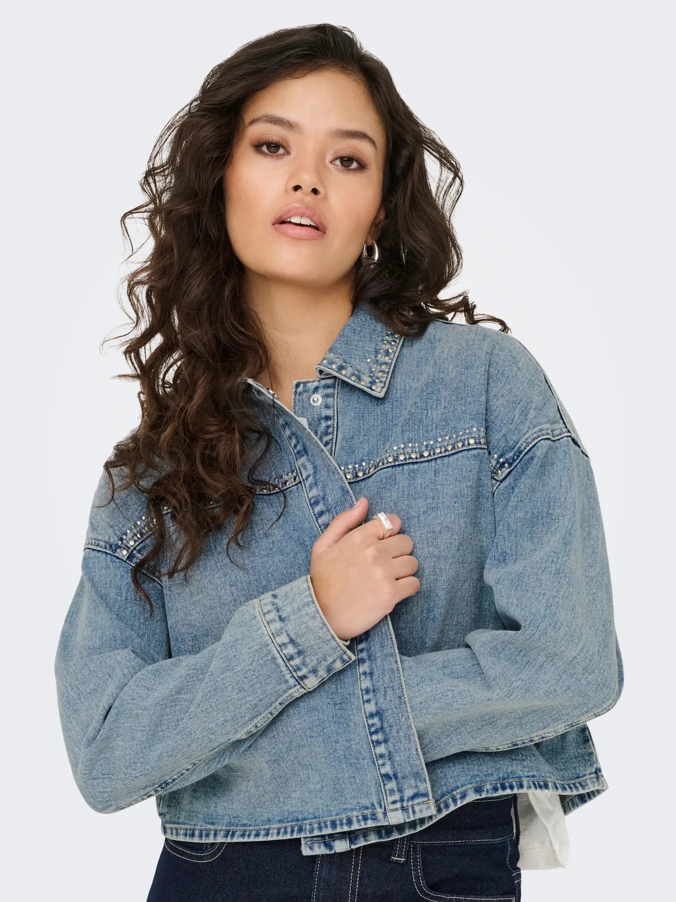 JDYASPEN LS CROPPED STUD SHACKET DNM
