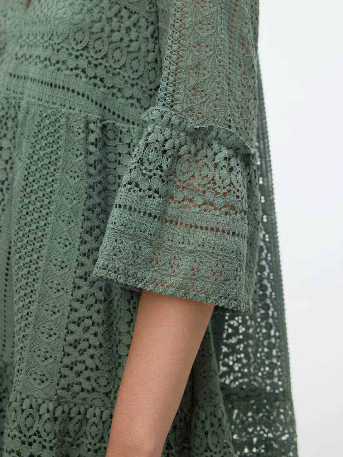 VMHONEY LACE 3/4 V-NECK TUNIC