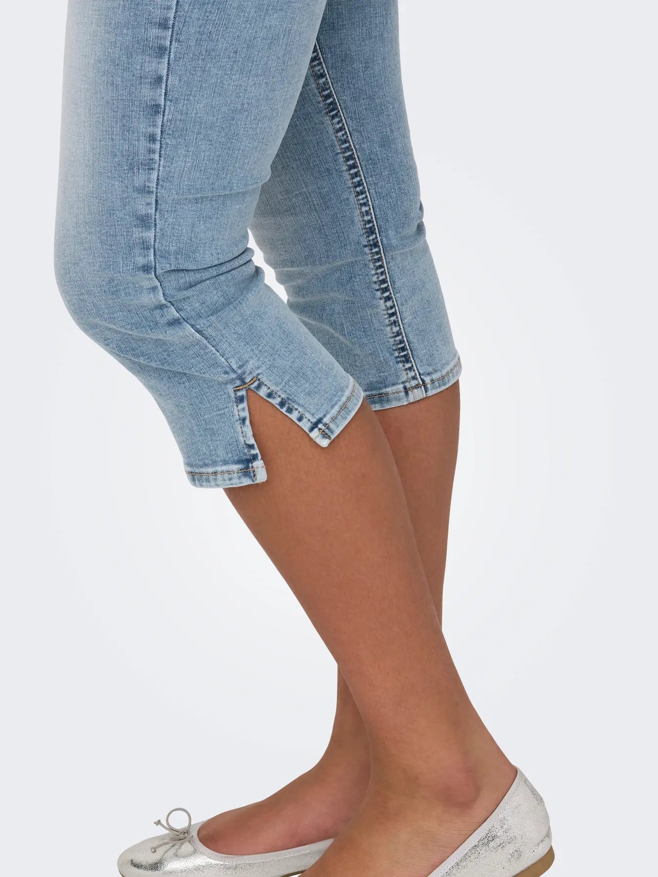 ONLBLUSH MW SLIT CAPRI DNM