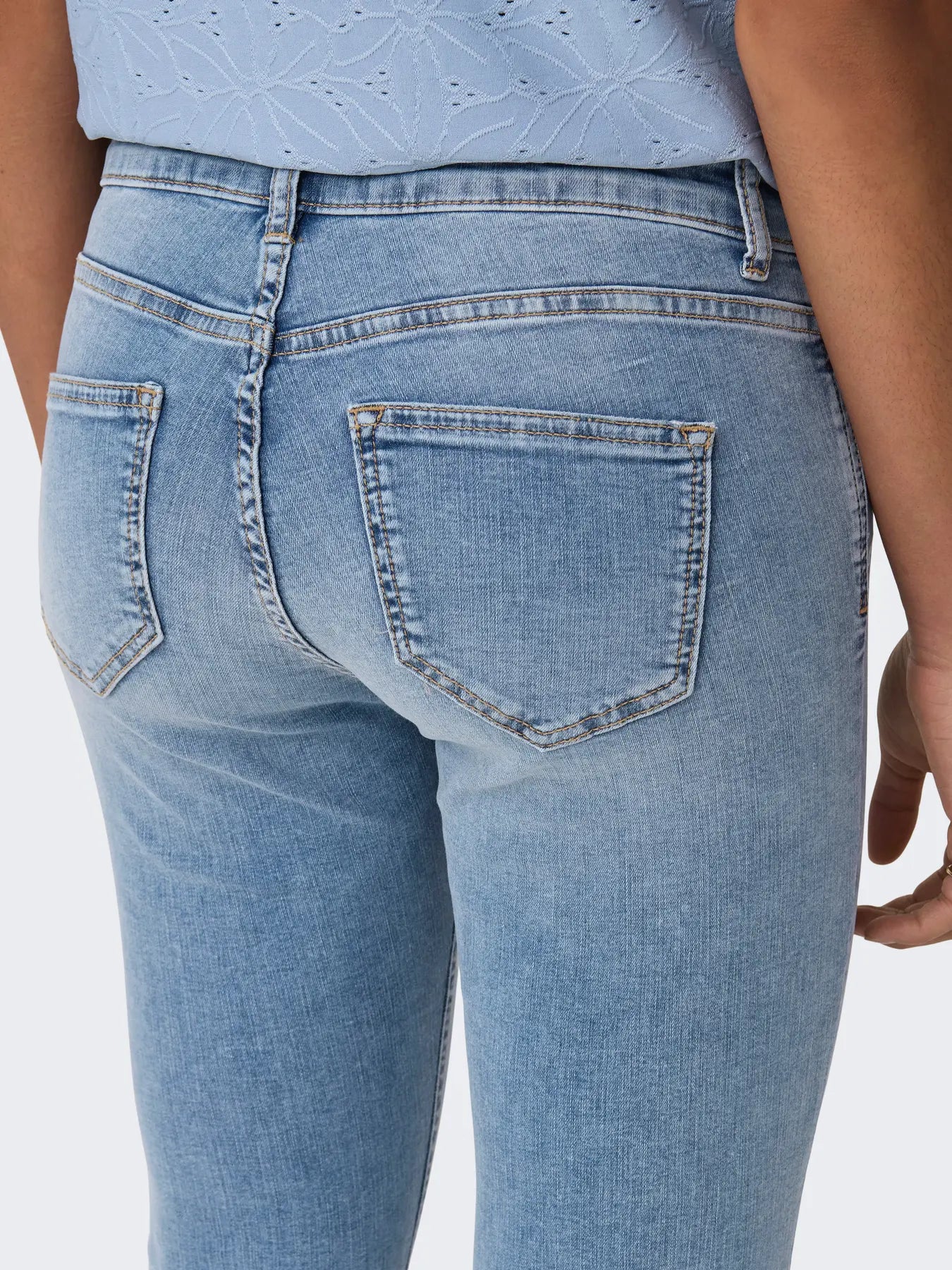 ONLBLUSH MW SLIT CAPRI DNM