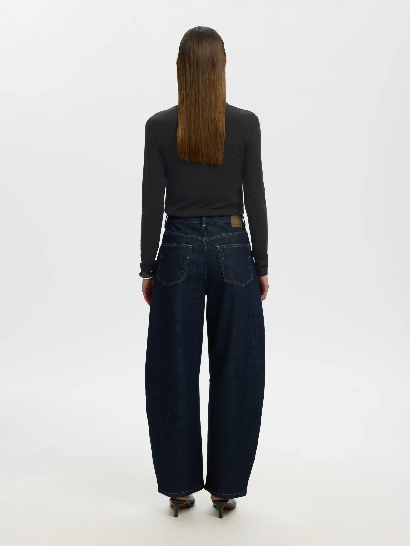 SLWMANJA LS O-NECK