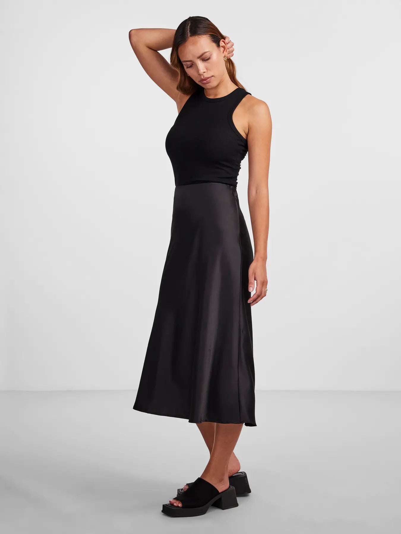 YASPELLA HW MIDI SKIRT