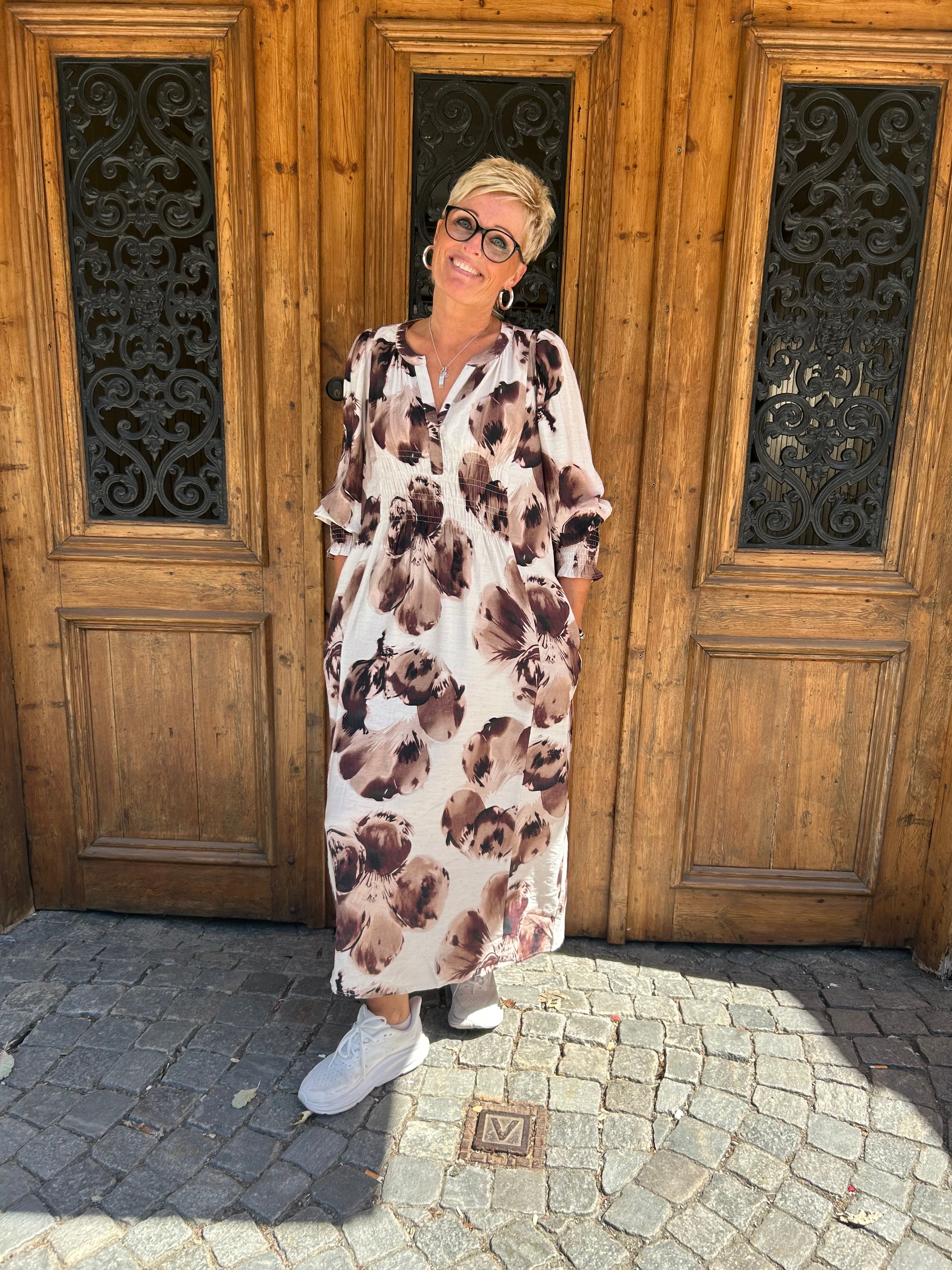 Naomi V -Neck dress