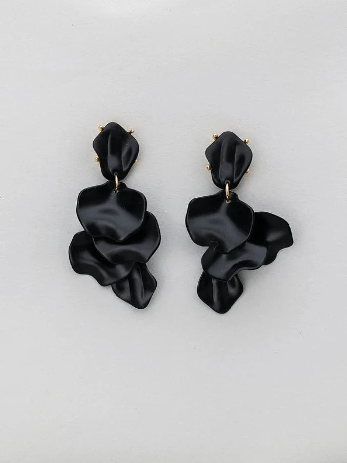 Leaf Earrings Pearl Black