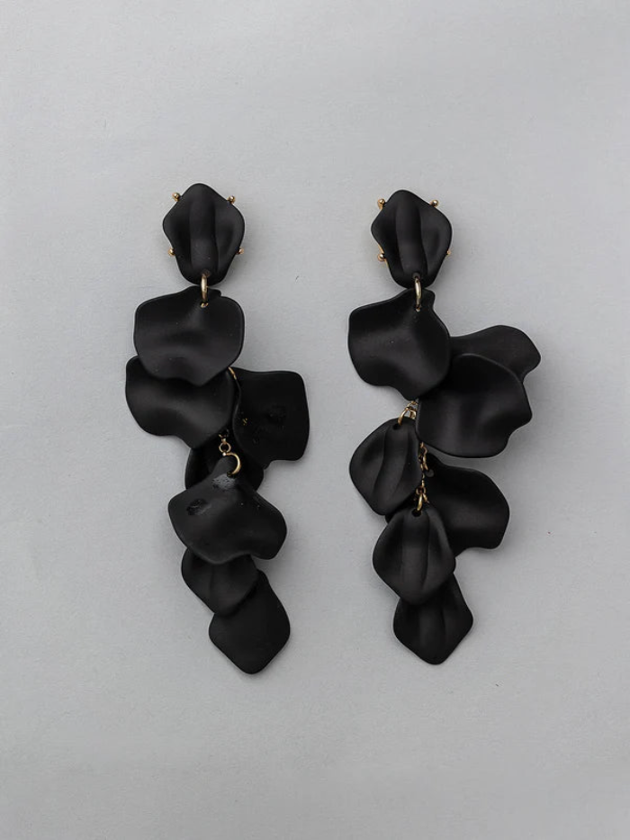 Leaf Earrings Long Black