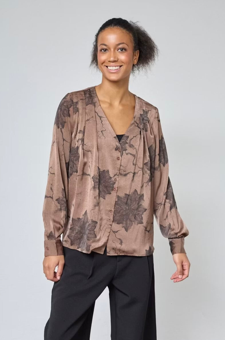 Esava blus sisters point