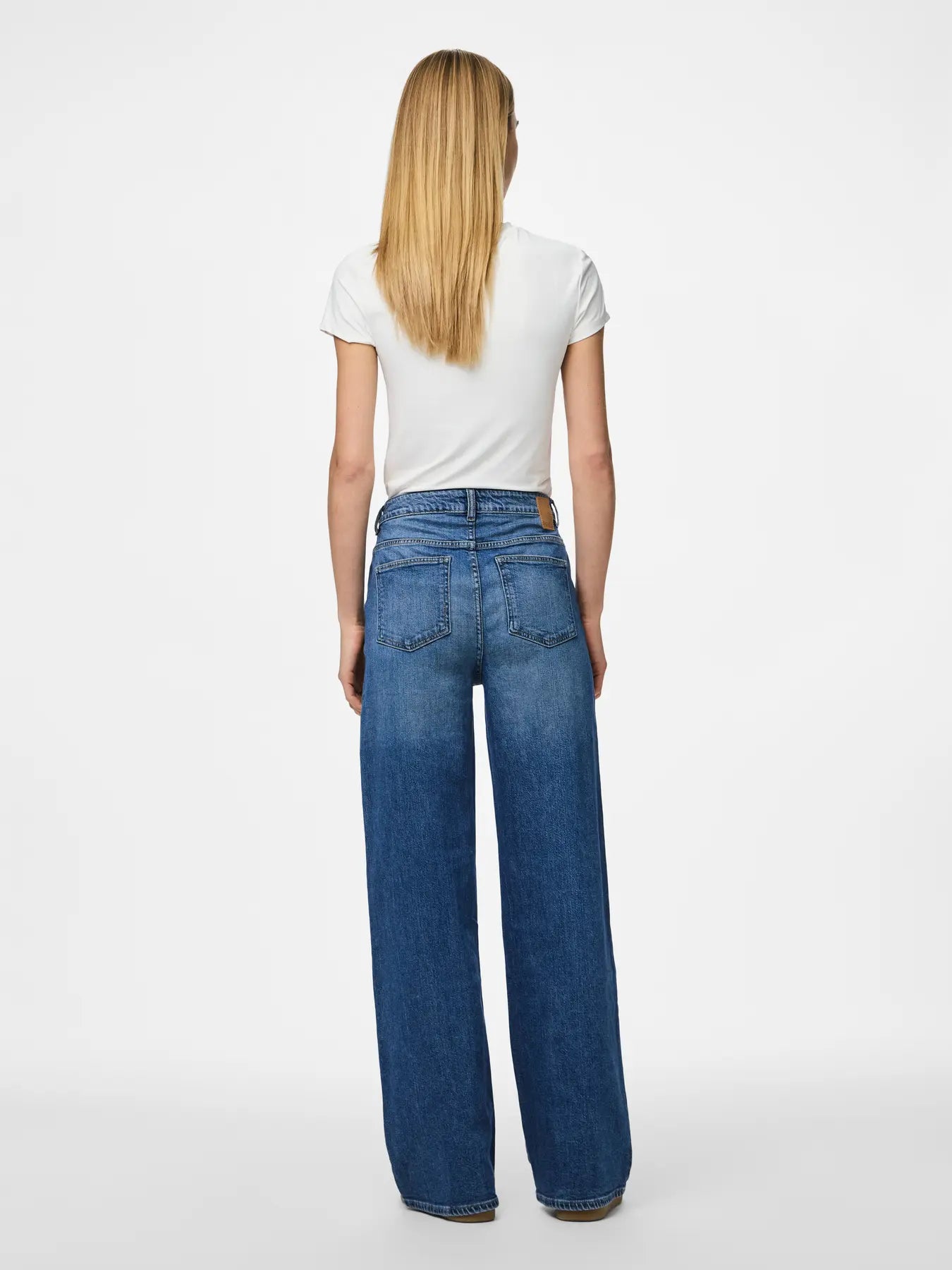 PCSILKE MW WIDE JEANS