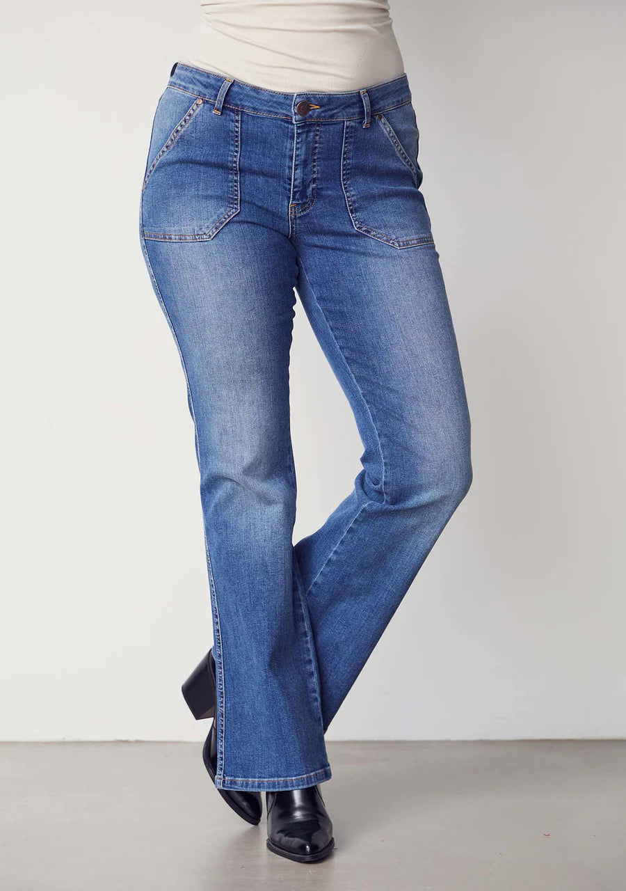 Como Long Flare Jeans - Mid Denim