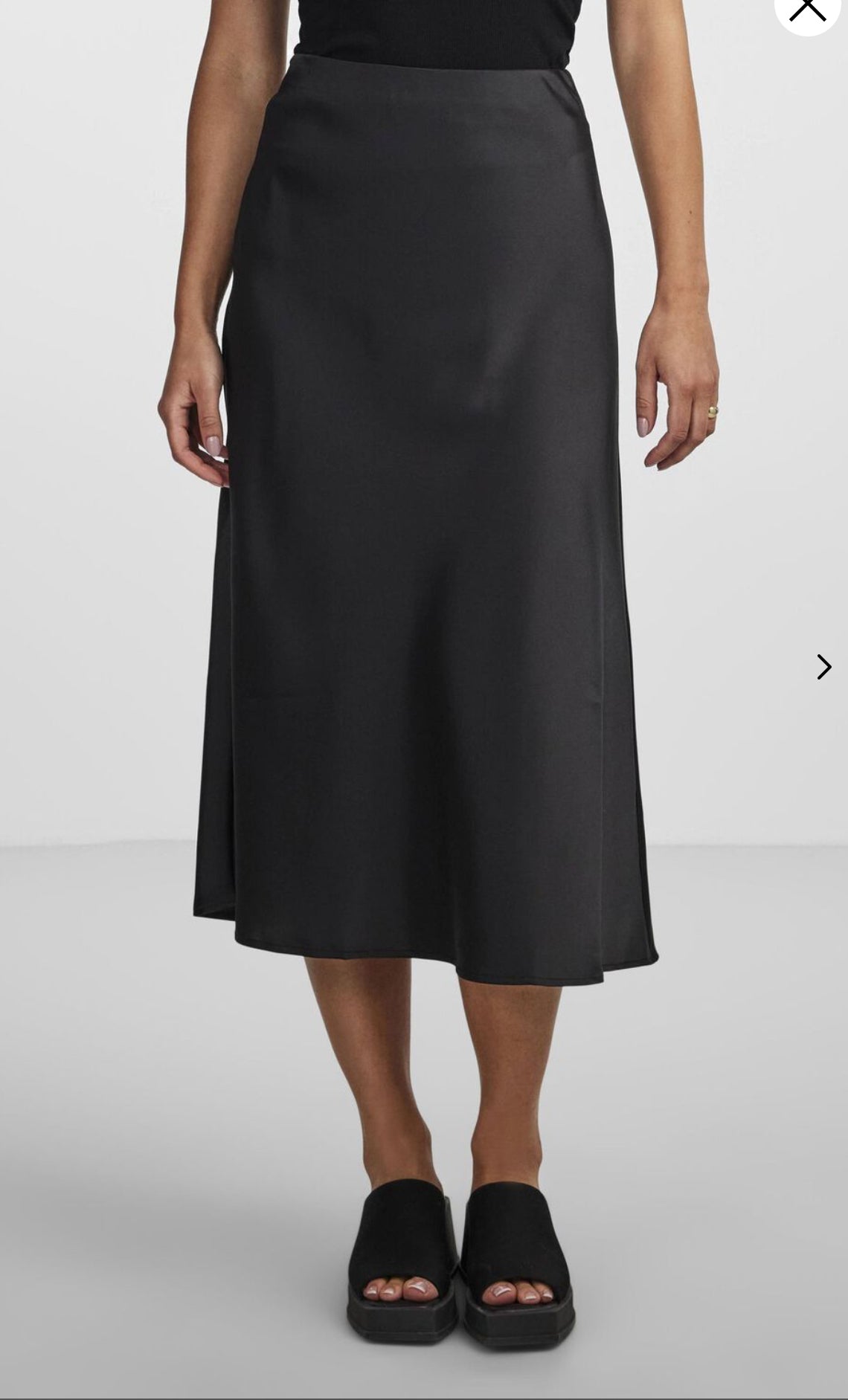 Yaspella satin skirt svart