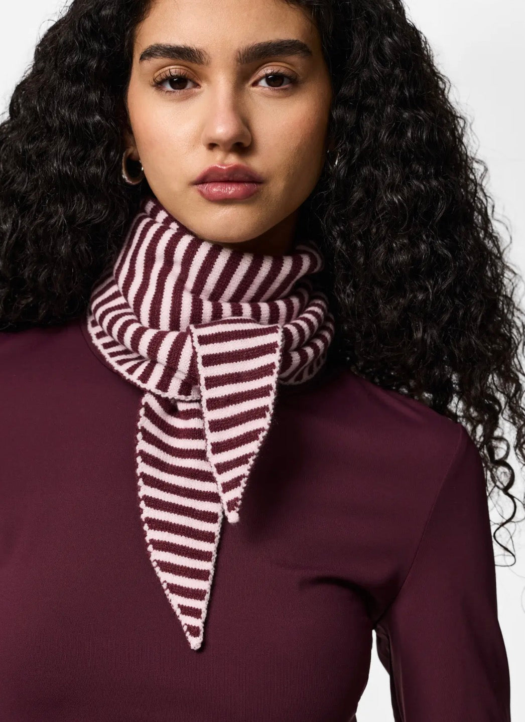 PCKOMMA TRIANGLE SCARF RANDIG