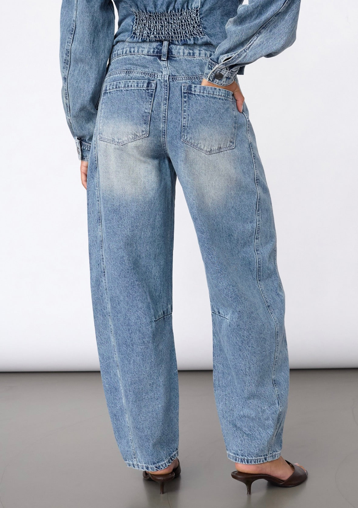Fiora Barrel jeans