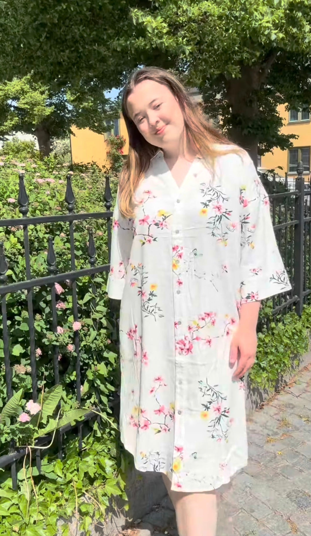FQLAVISCO - DRESS WITH FLORAL PRINT - WHITE AND ROSE