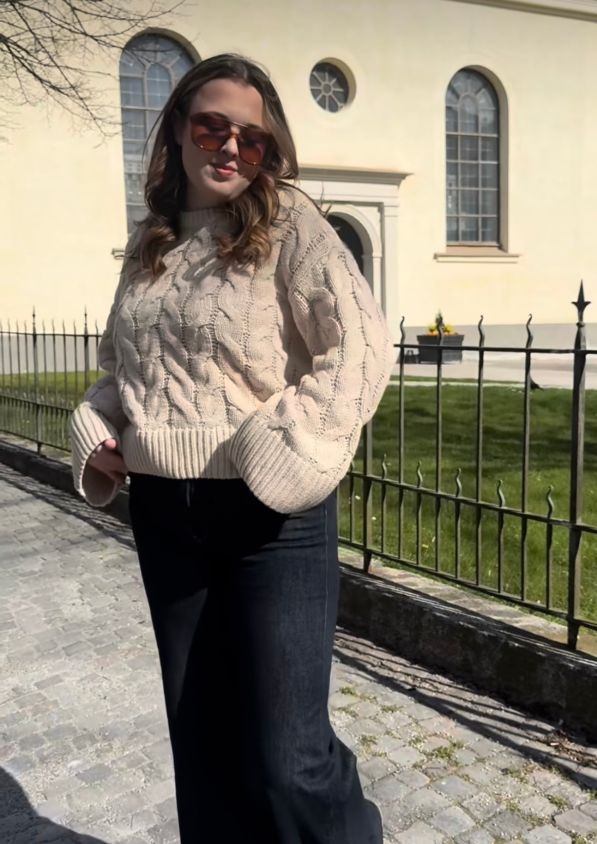 VMSVEA THEA O-NECK CABLE