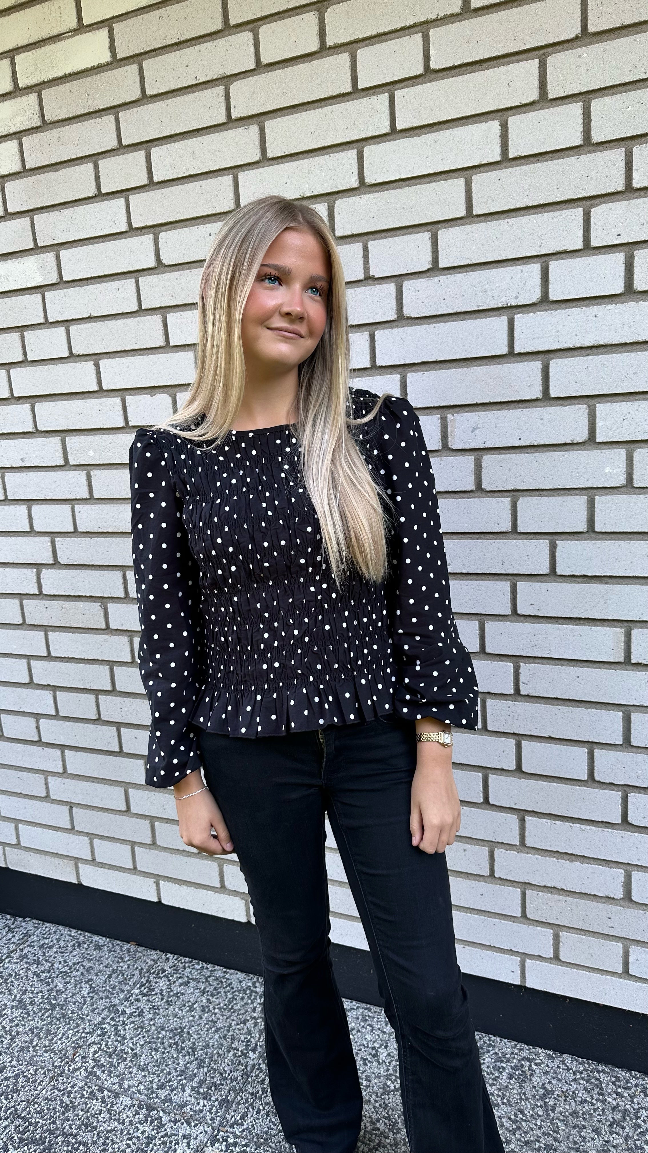 VIFENEKA L/S SMOCK TOP