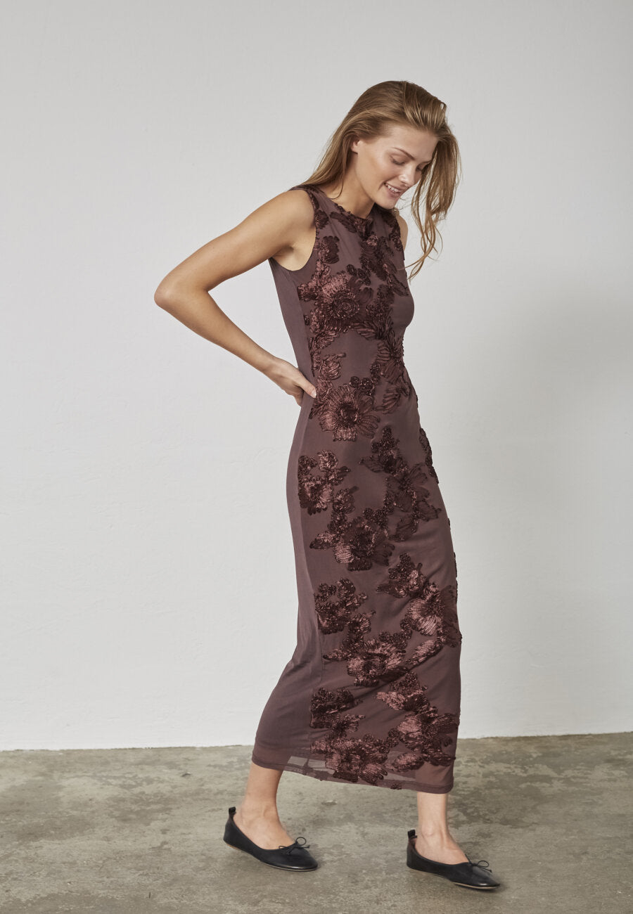 SiS dress