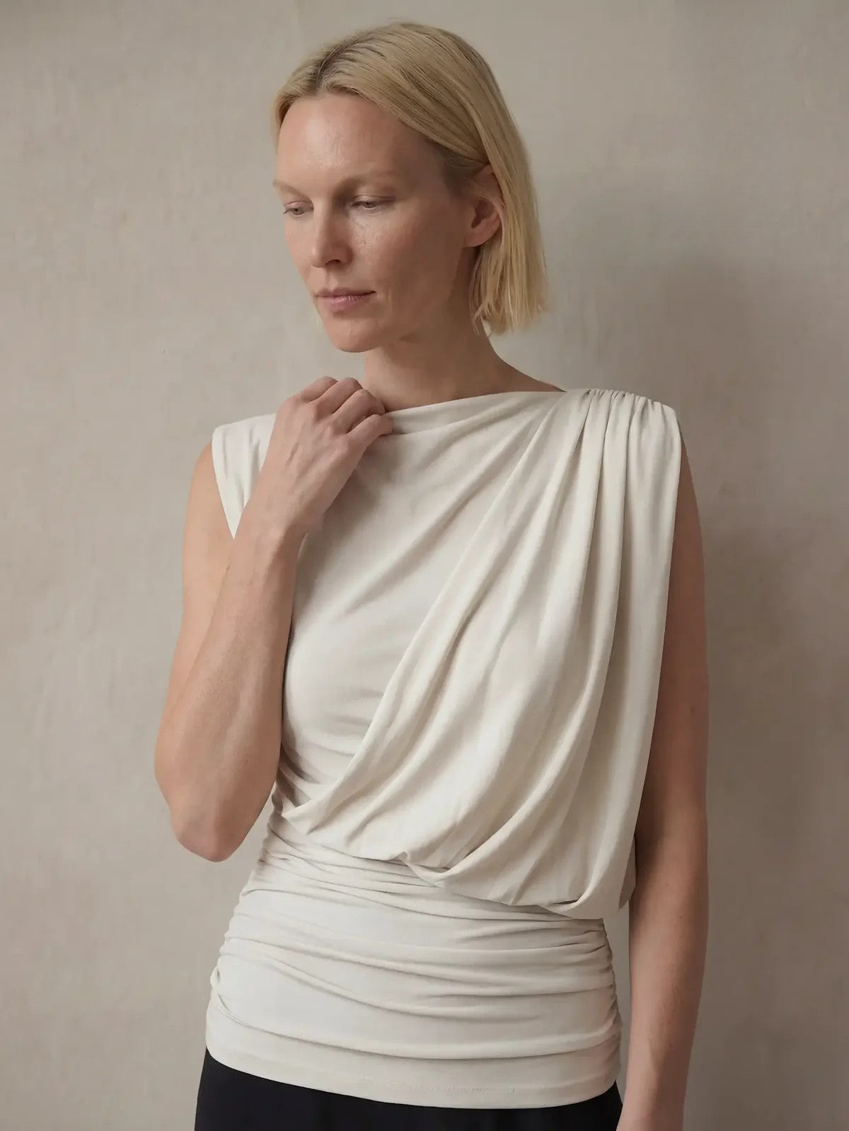 OBJDELLIE SL REG. DRAPY TOP