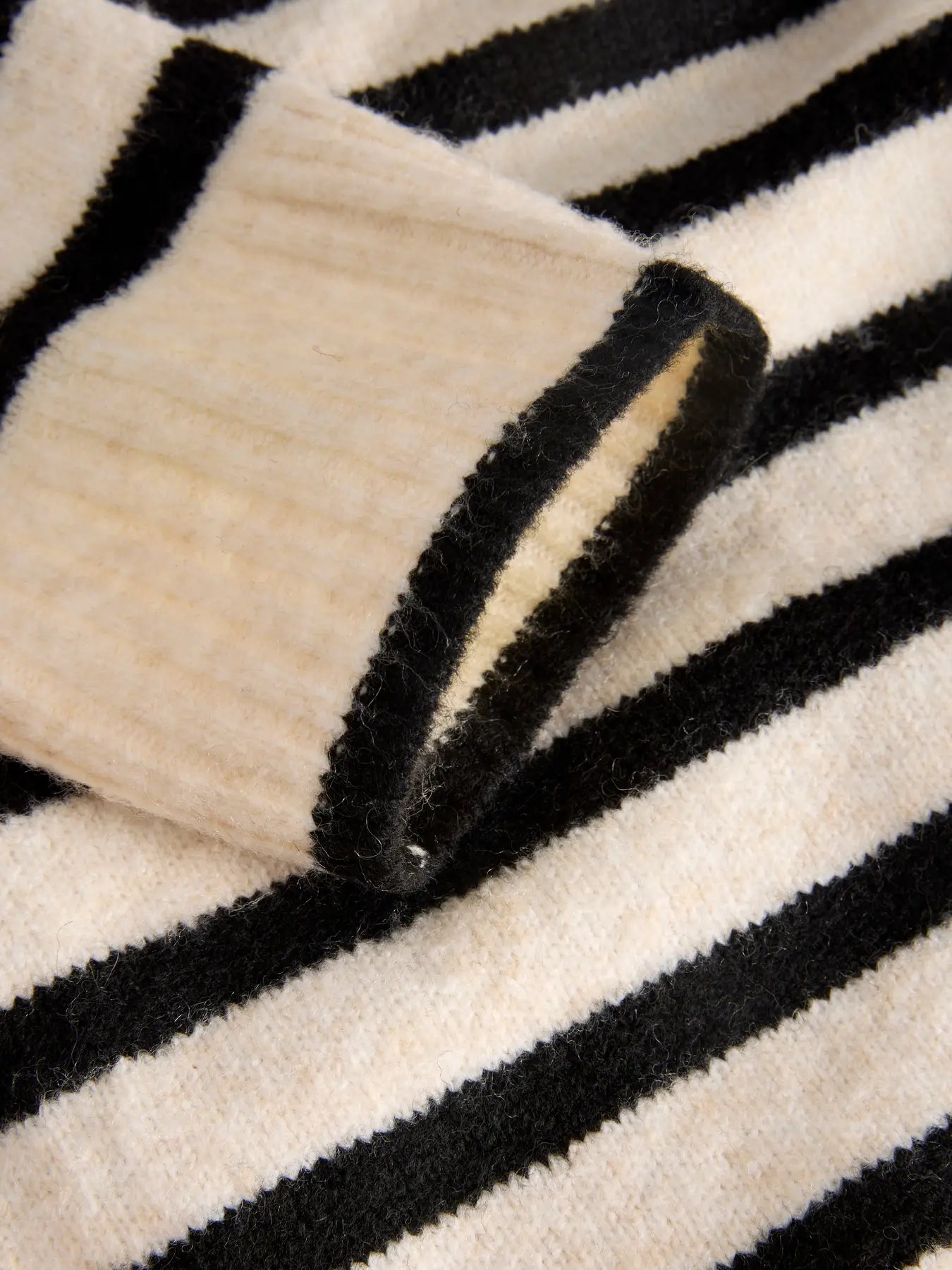 JXALIZA DIVERSE HIGH NECK KNIT