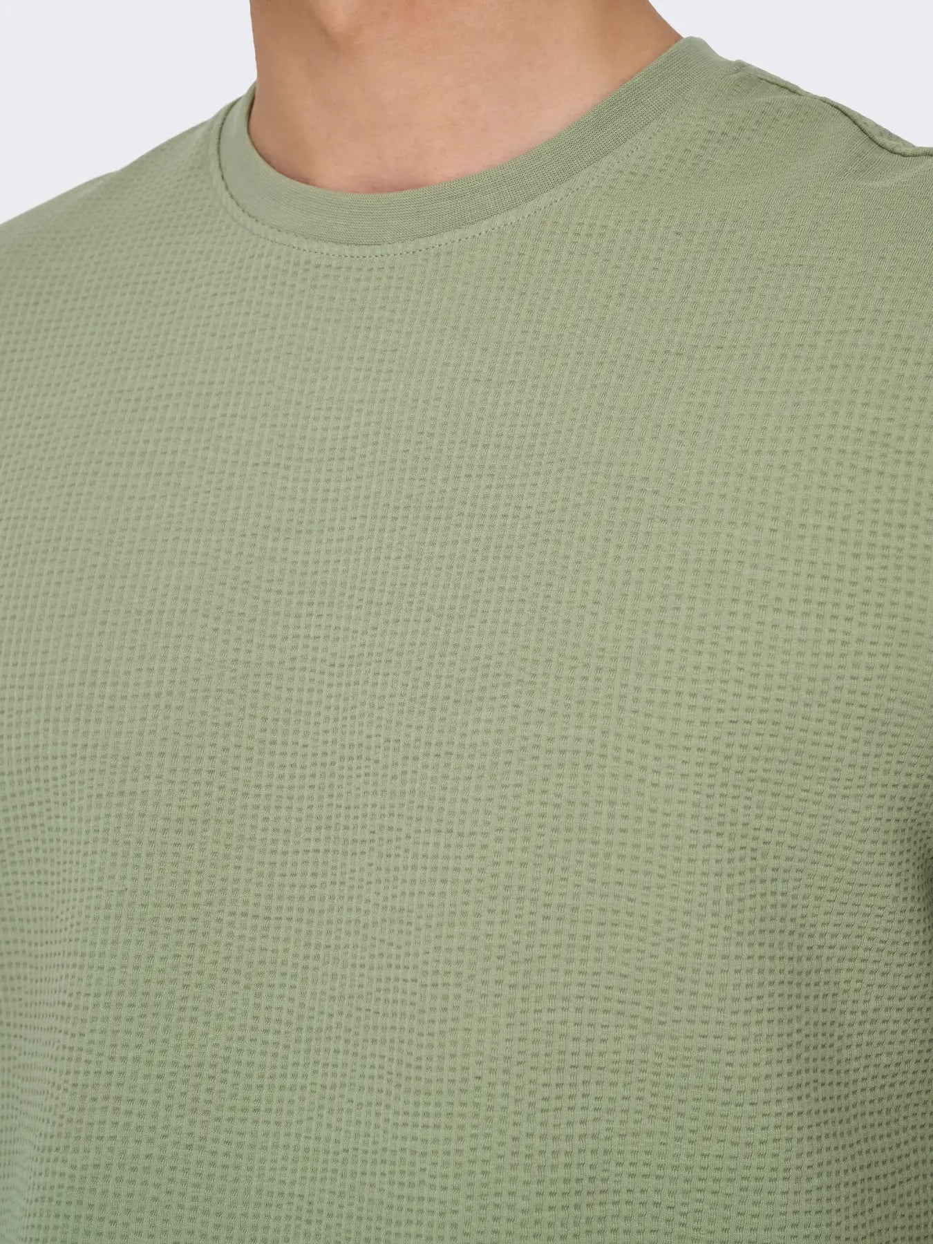 ONSKIAN LIFE REG SEERSUCKER SS TEE