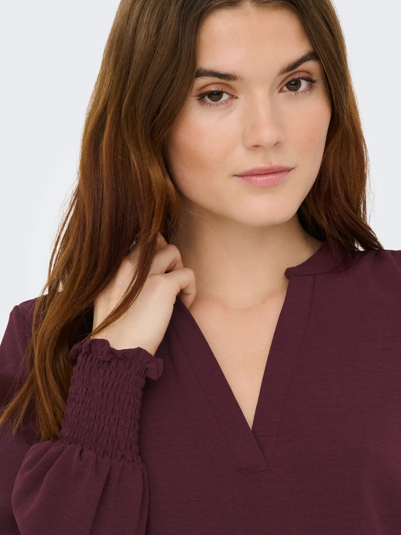 ONLMETTE V-NECK LS SMOCK TOP