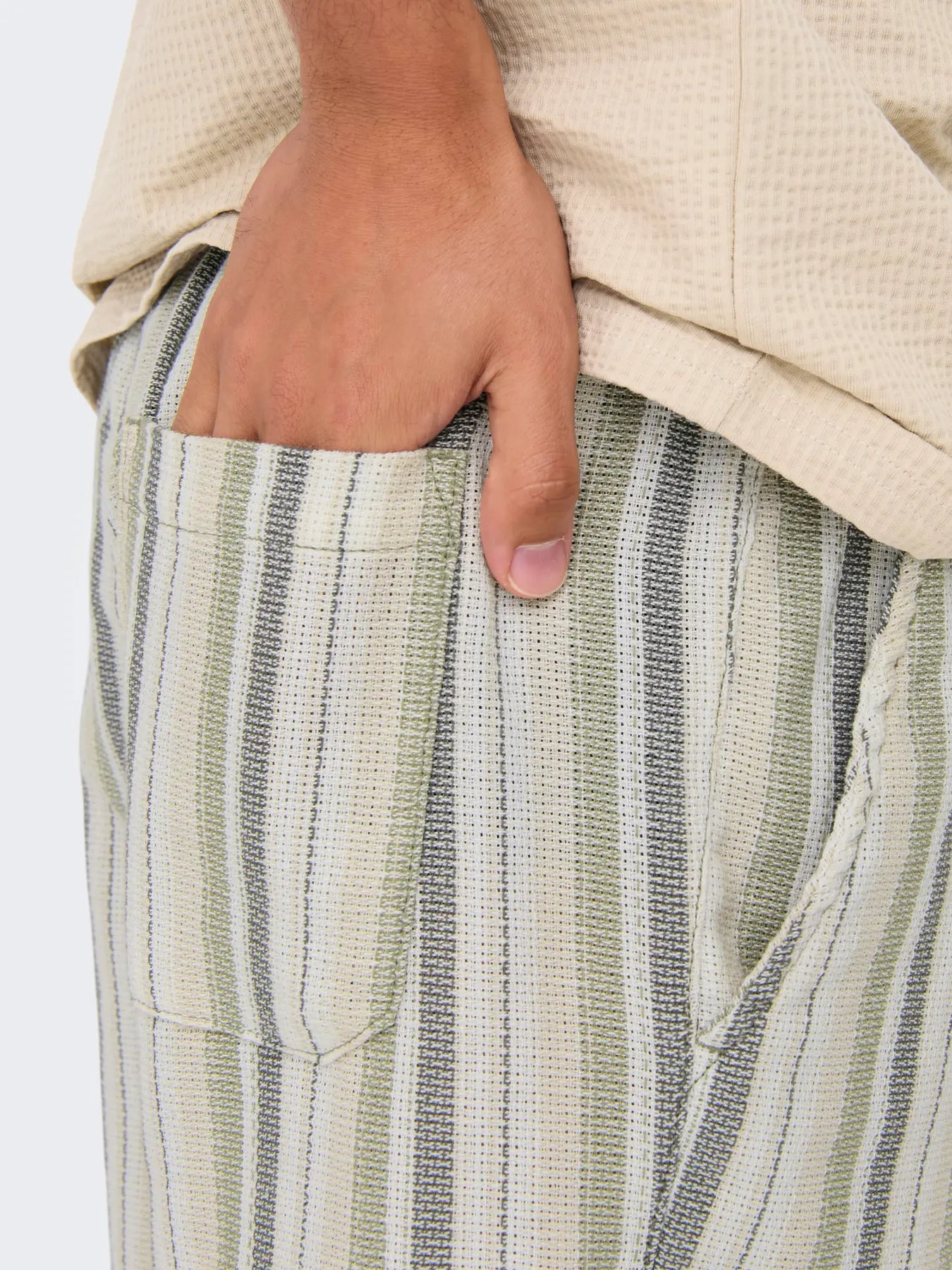 ONSTREV LIFE REG STRU STRIPE SHORTS